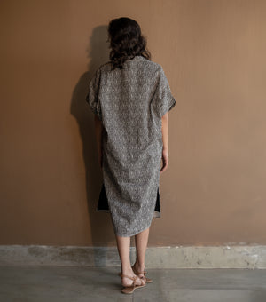 V NECK STRIPE PRINTED DRESS