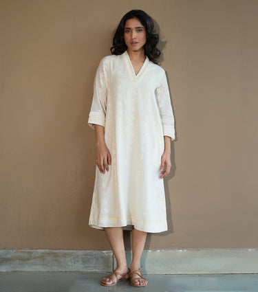 COTTON PINTUCK V-NECK KURTA