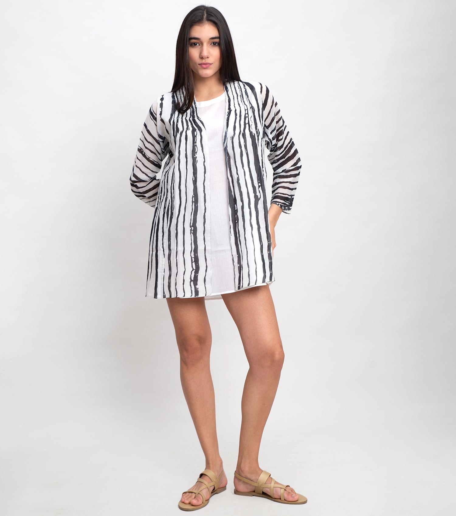 Black White Cotton Printed Coverup With Neck Detailing