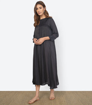 Black viscose dress